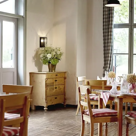 Relais & Chateaux Gutshaus Stolpe 4*