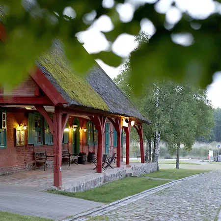 호텔 Gutshaus Stolpe 4*